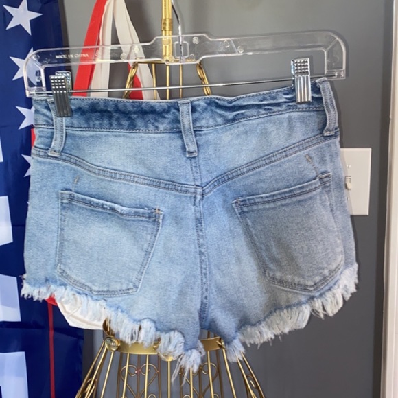 Target/Mossimo Denim Shorts - Picture 4 of 5